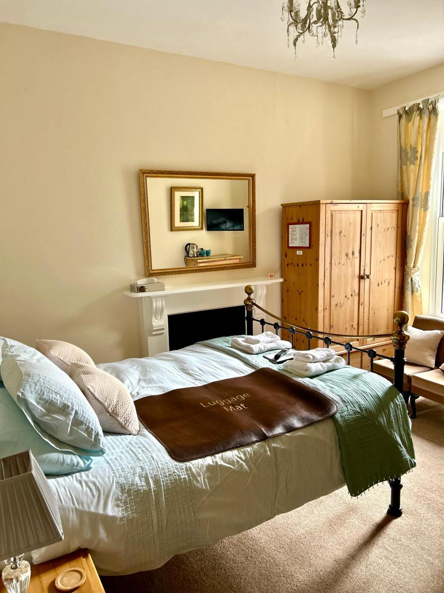 Rosalie Guest House Пензанс Экстерьер фото
